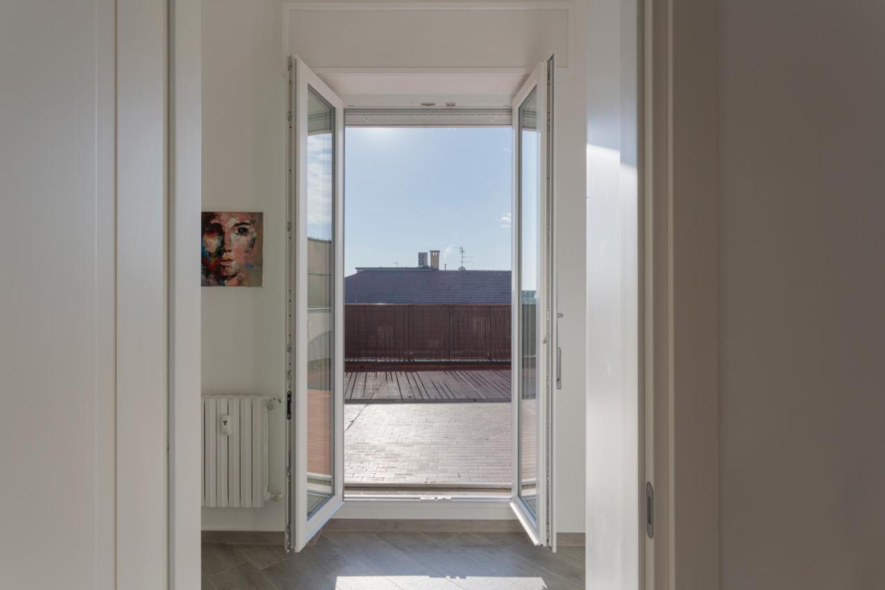 Amazing Terrace In Milan-Via Strambio Citta Studi Apartment Bagian luar foto